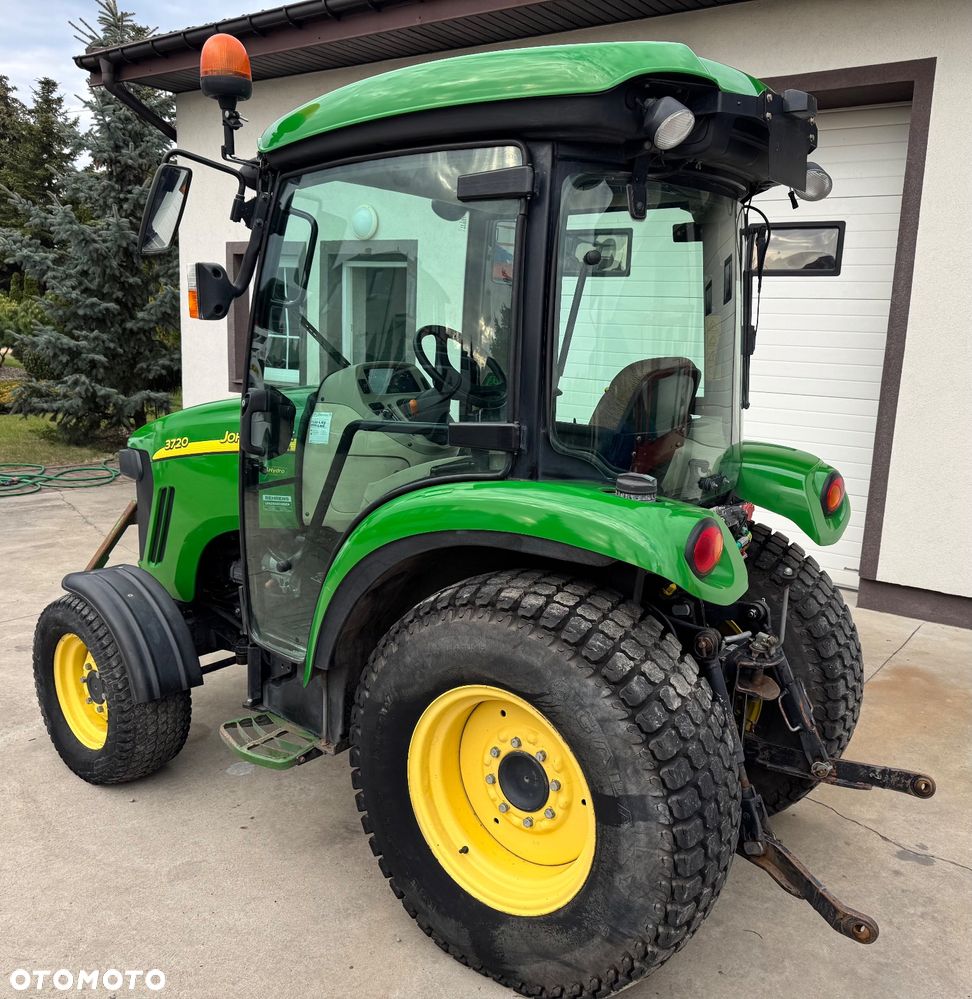 John Deere 3720 - 3