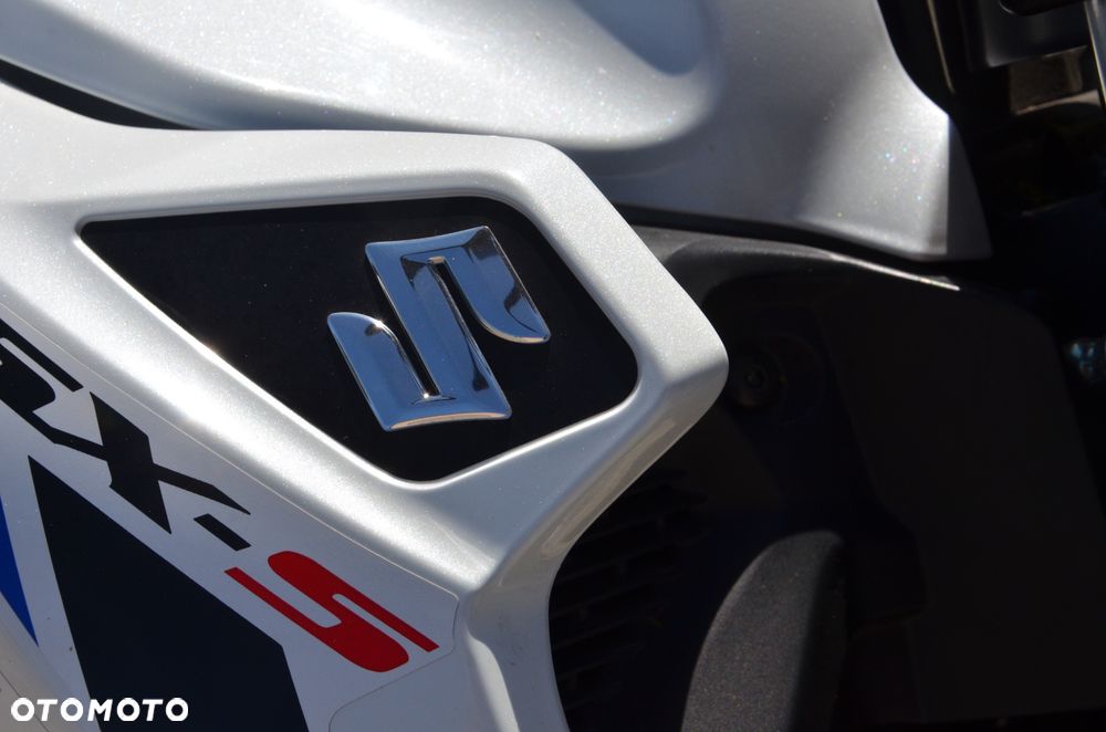 Suzuki GSX - 7