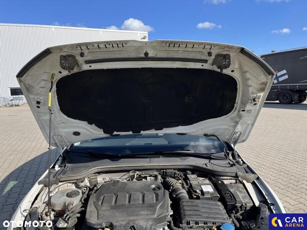 Volkswagen Golf - 11