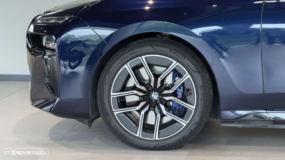 BMW i7 xDrive60 Pack Desportivo M - 22