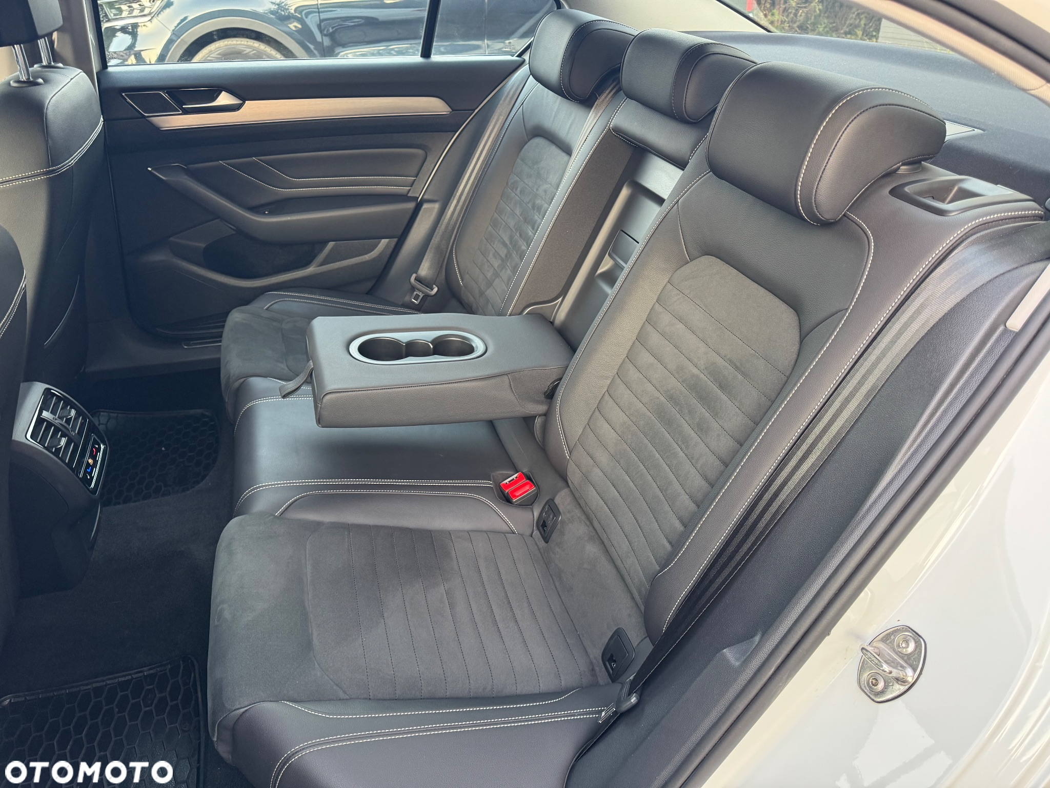 Volkswagen Passat 2.0 TSI Elegance DSG - 22