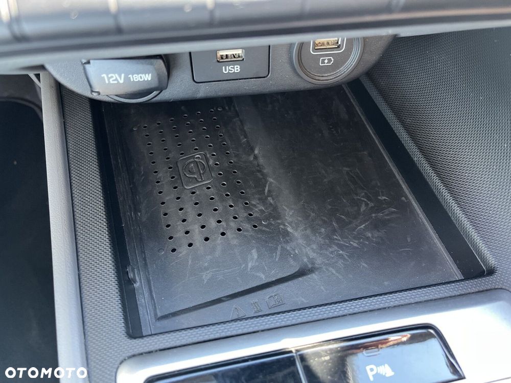 Hyundai Elantra - 33