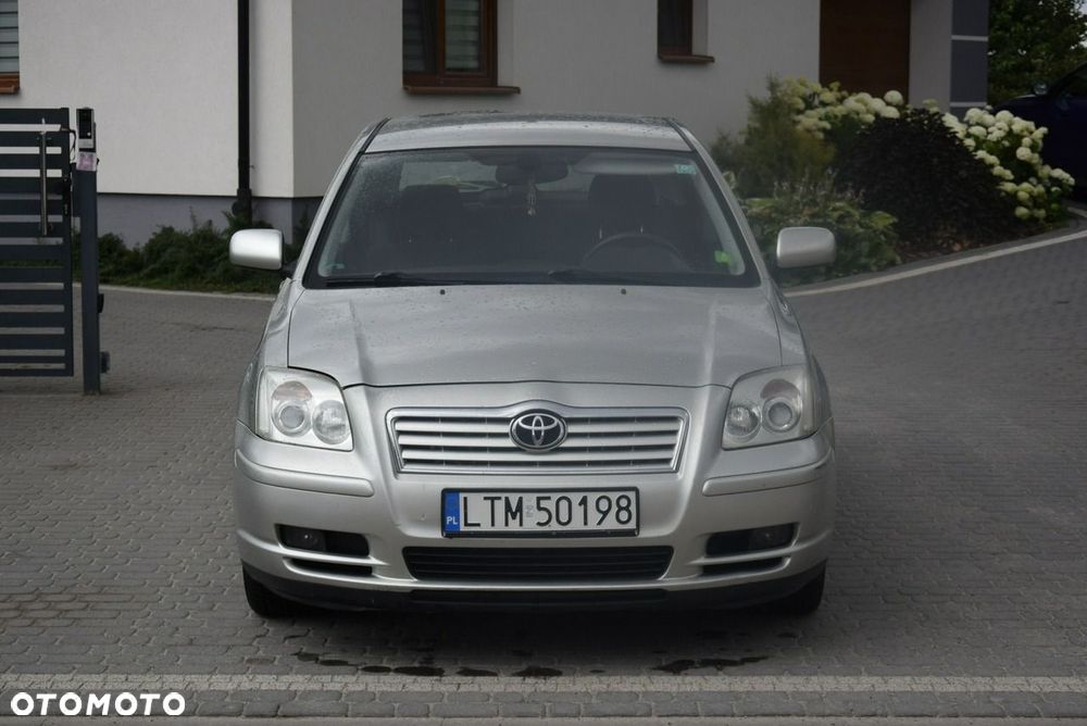 Toyota Avensis - 2