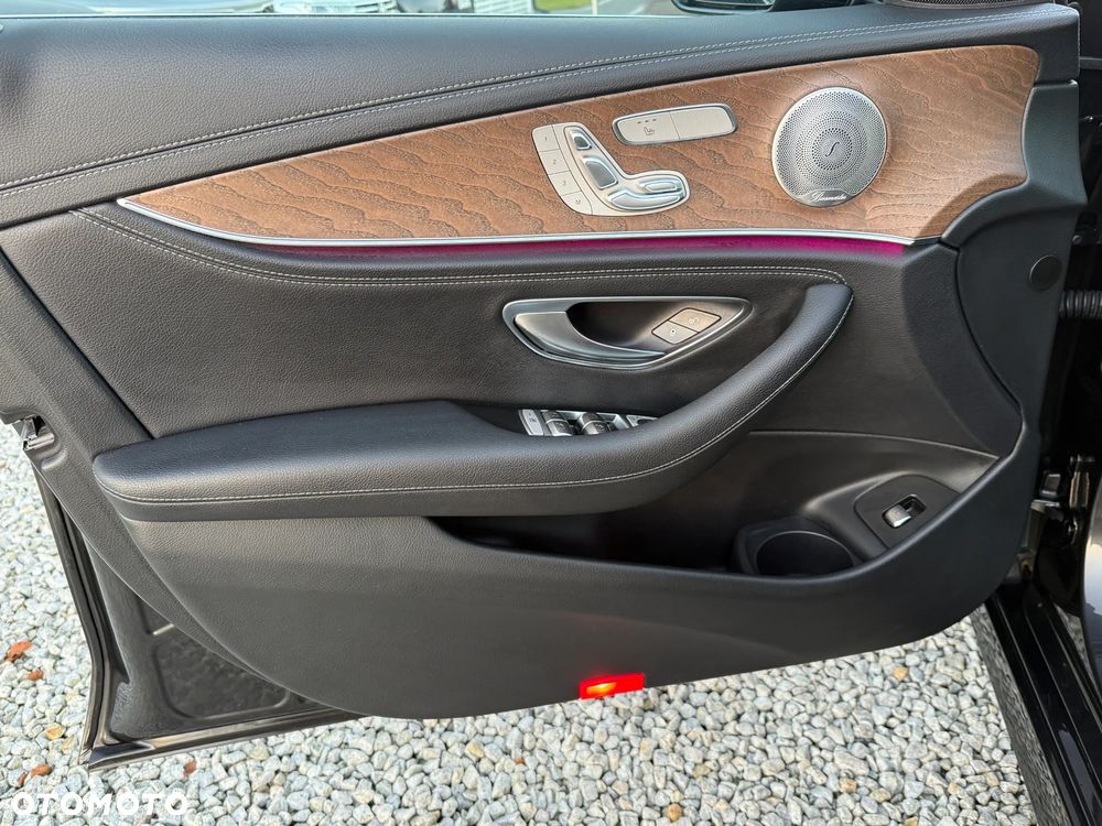 Mercedes-Benz Klasa E 300 de PHEV 4-Matic AMG 9G-Tronic - 26