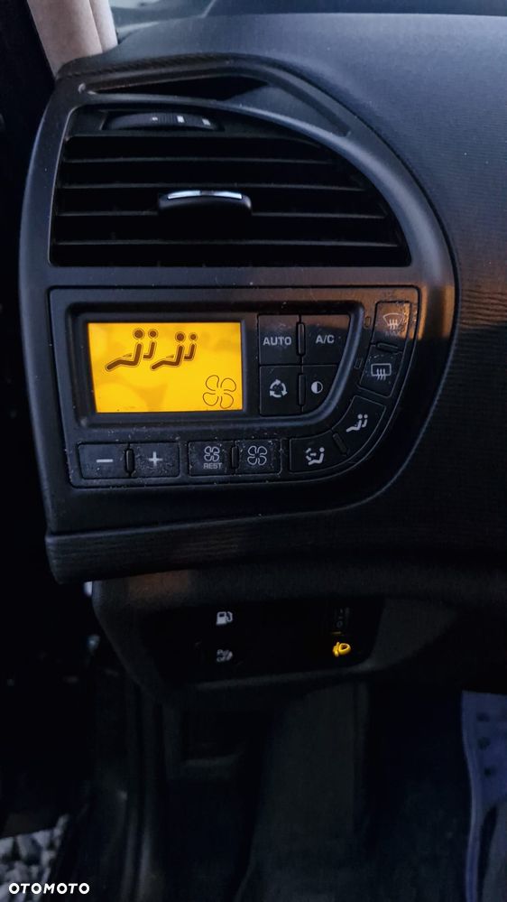 Citroën C4 Picasso 2.0 HDi Exclusive MCP - 23