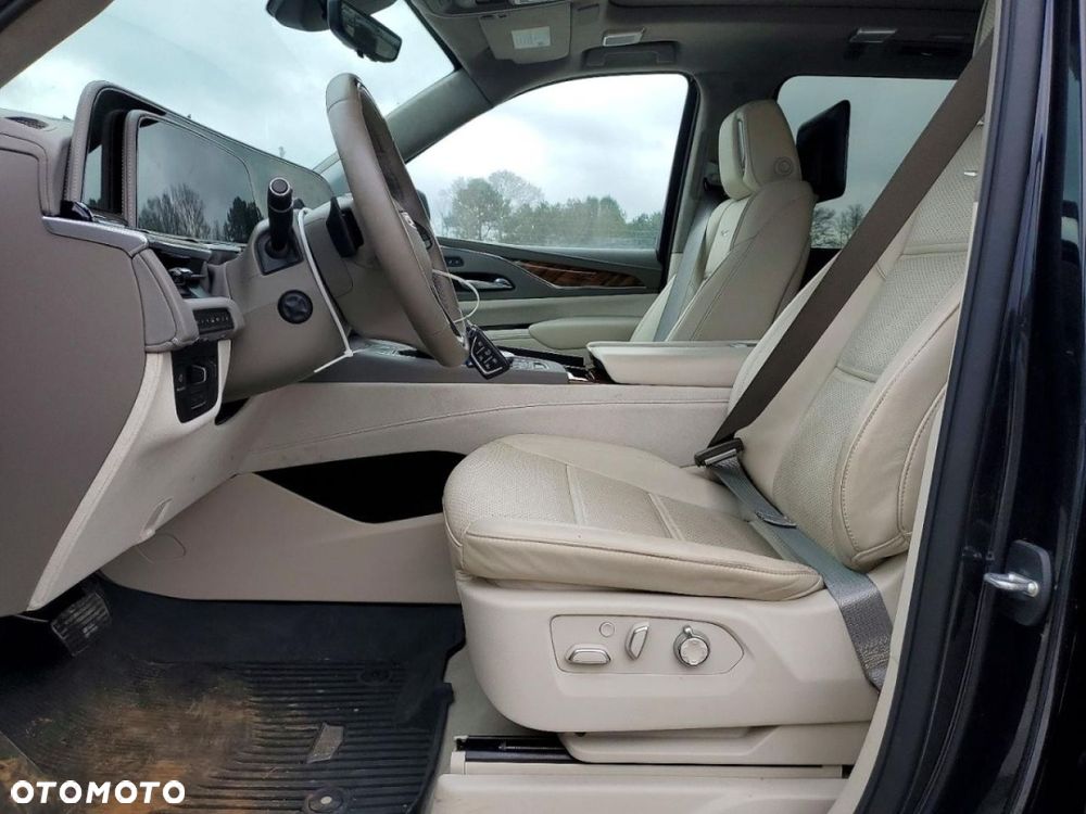Cadillac Escalade - 7
