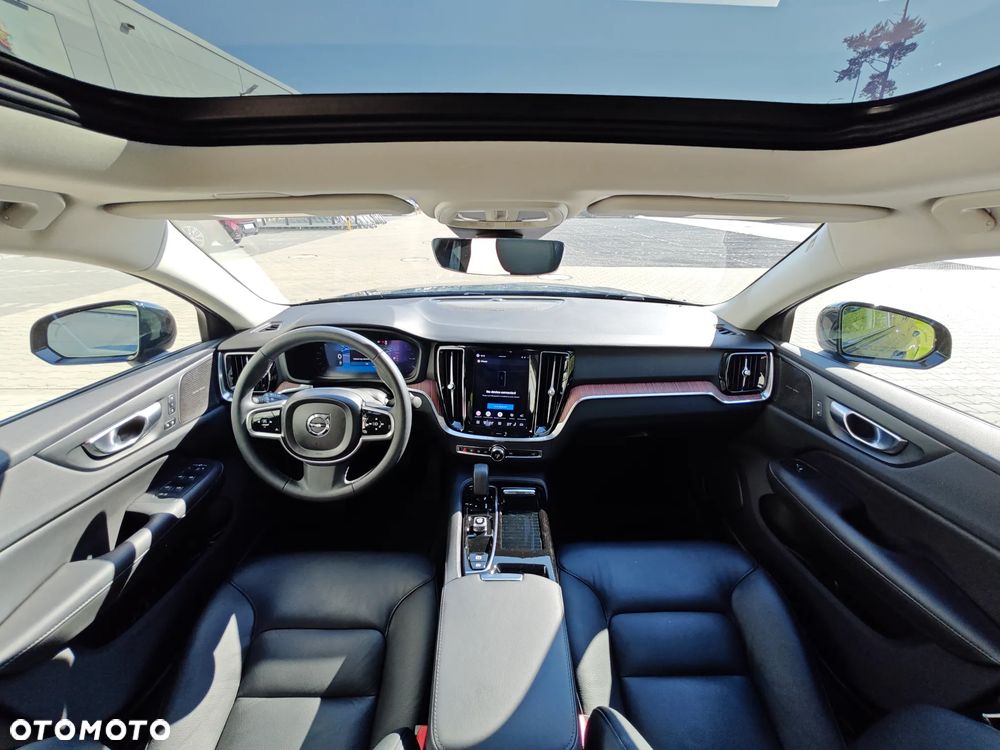 Volvo S60 T8 Recharge AWD Plus Dark - 20