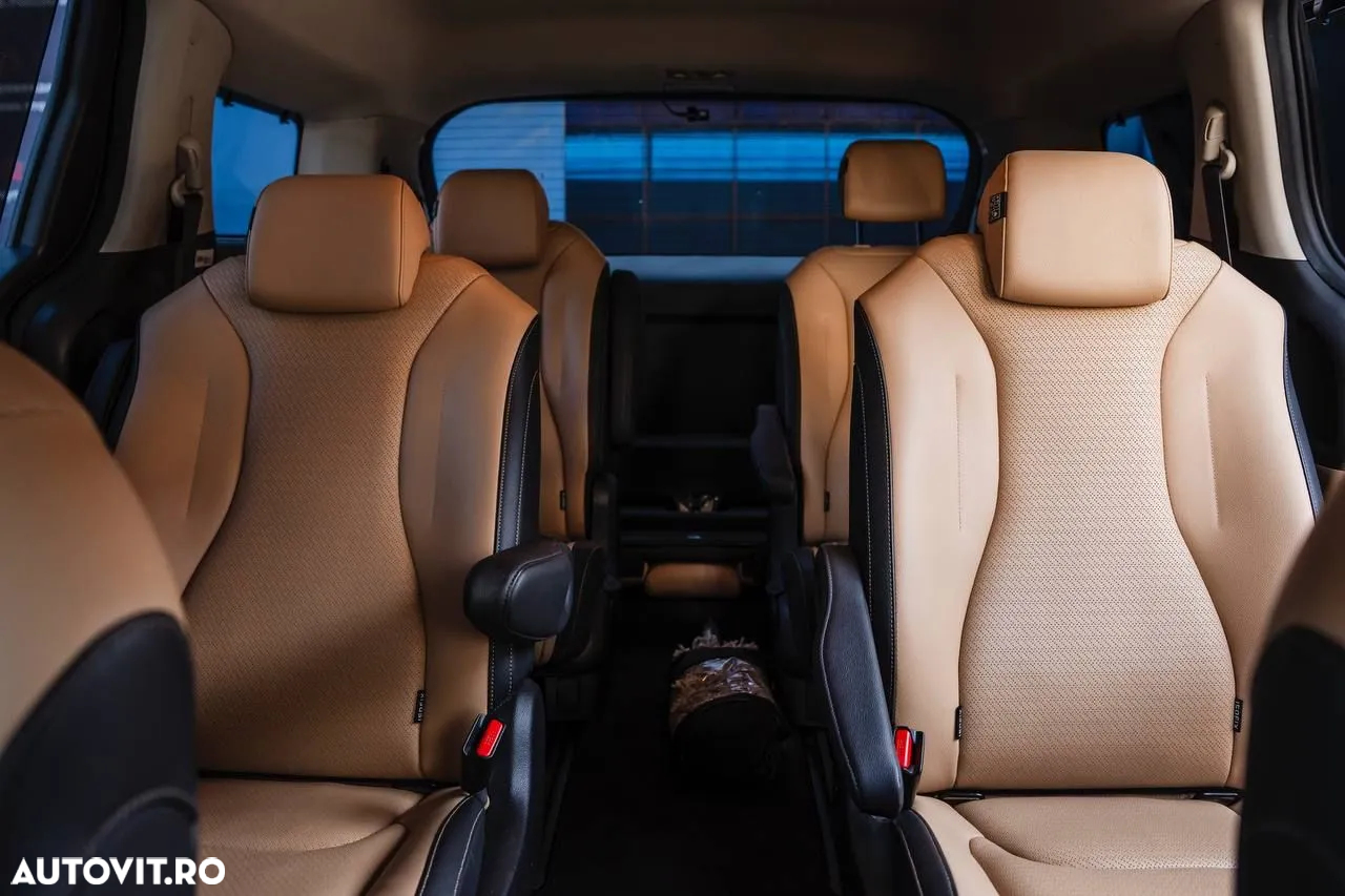 Kia Carnival - 14