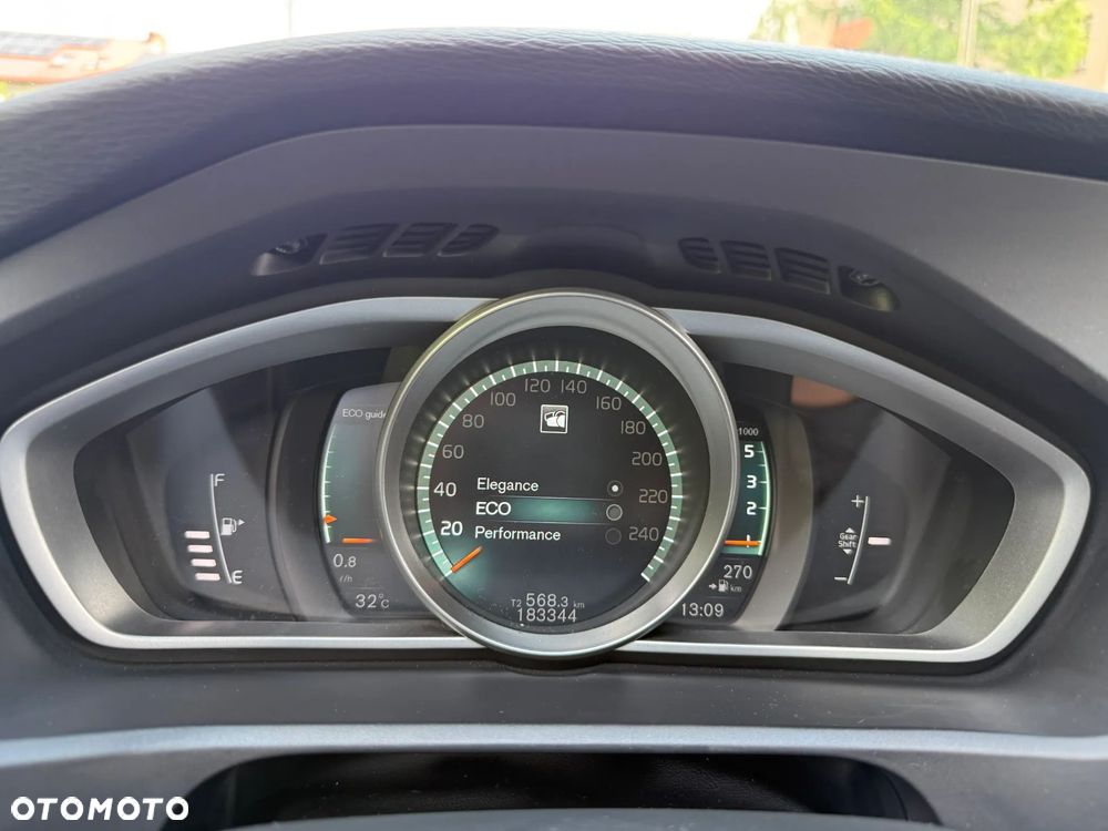 Volvo V40 D3 Drive-E R-Design Momentum - 12