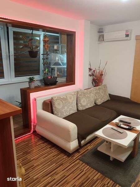 Apartament 3 camere de vanzare sector 4 Berceni — fotografia 1