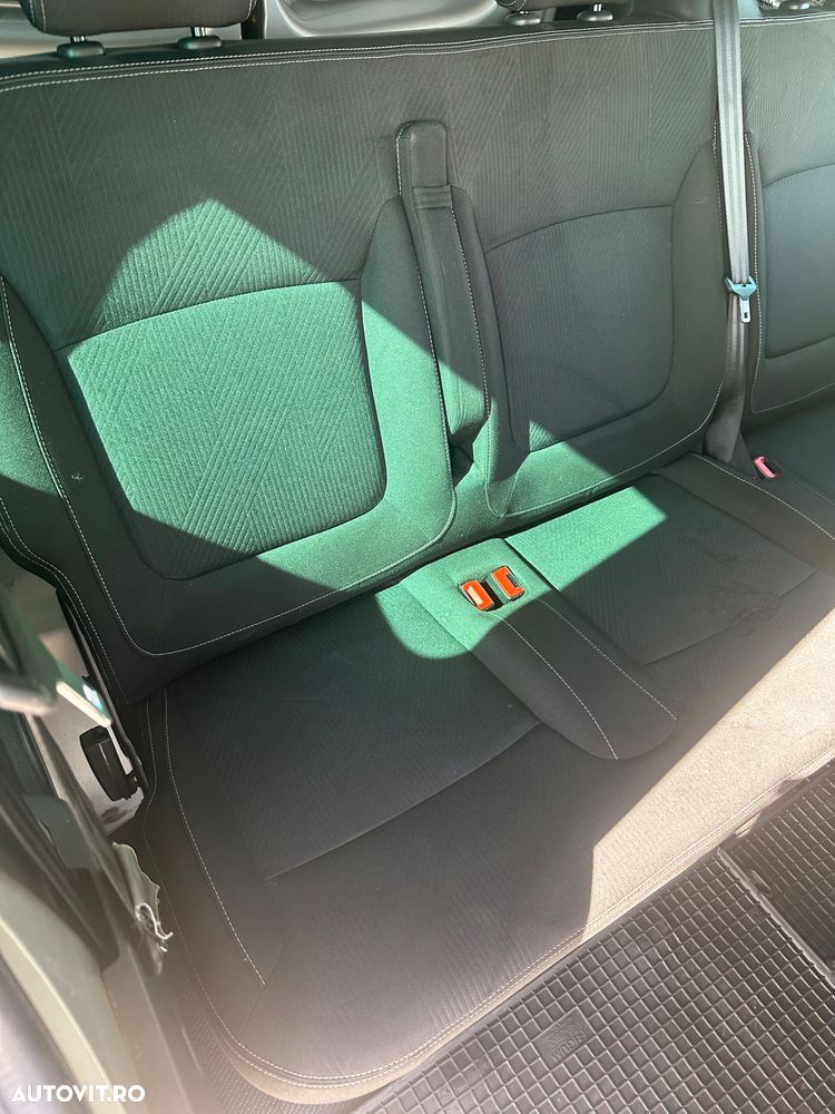 Renault Trafic - 12