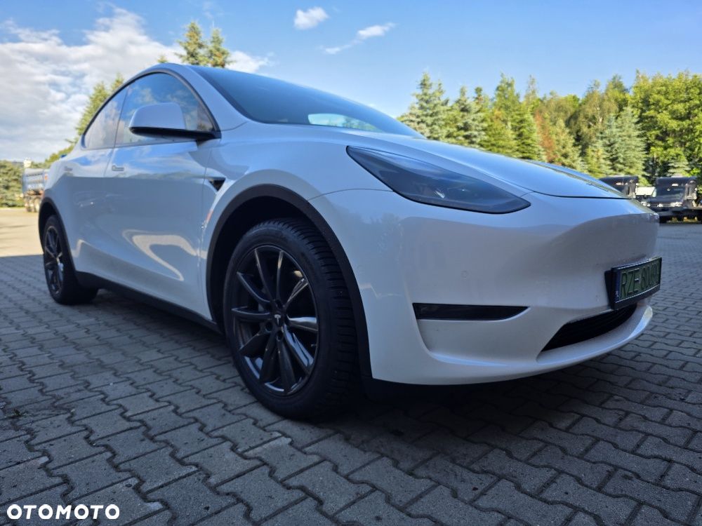 Tesla Model Y Long Range Dual Motor AWD - 8