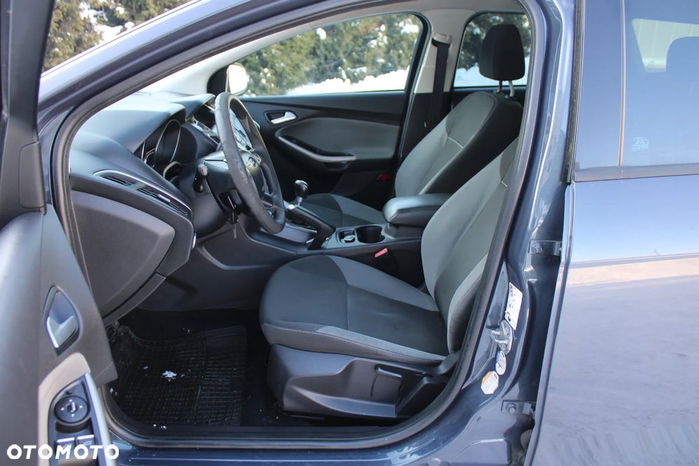 Ford Focus SW - 18