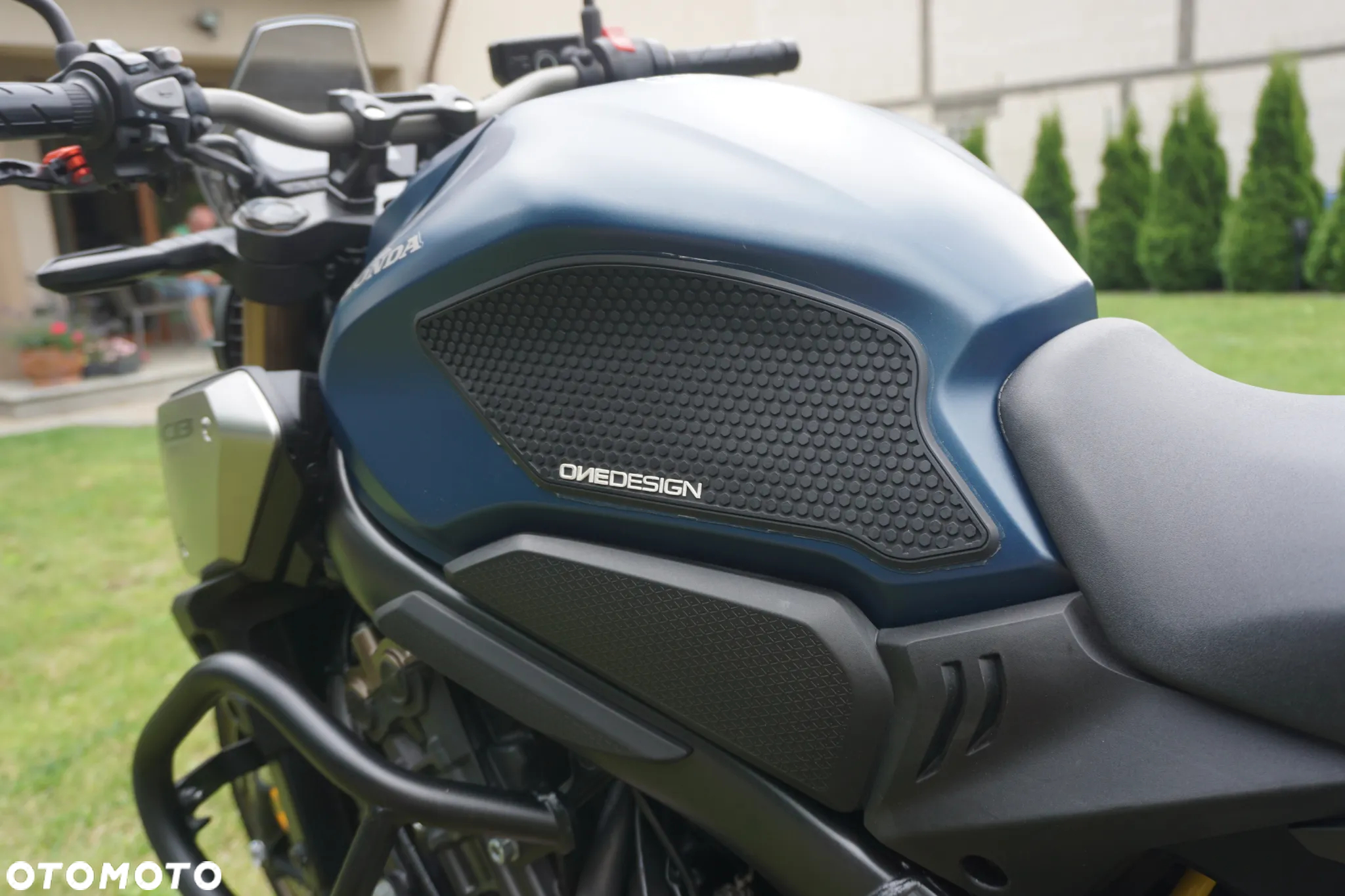 Honda CB - 12