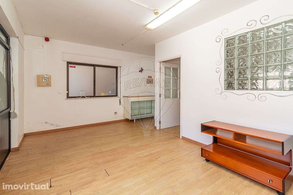 Outros - Comercial T2 para venda - Grande imagem: 4/49