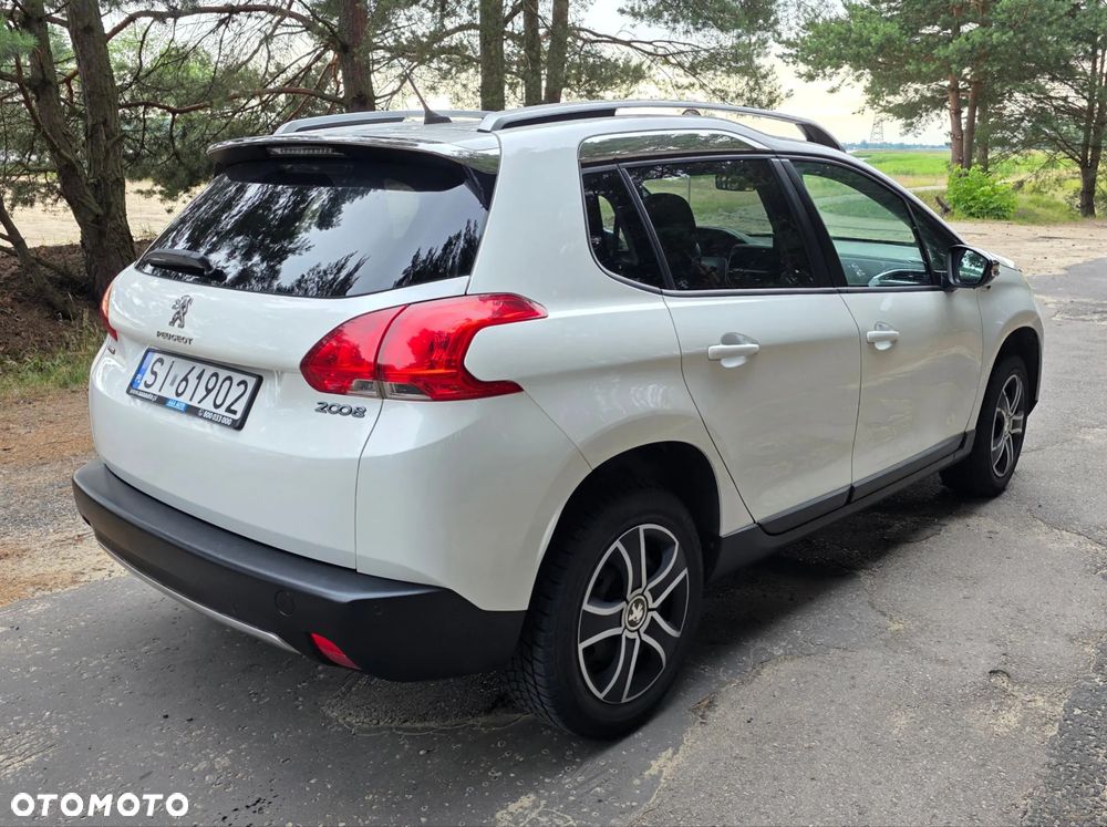 Peugeot 2008 1.2 Pure Tech Style - 5