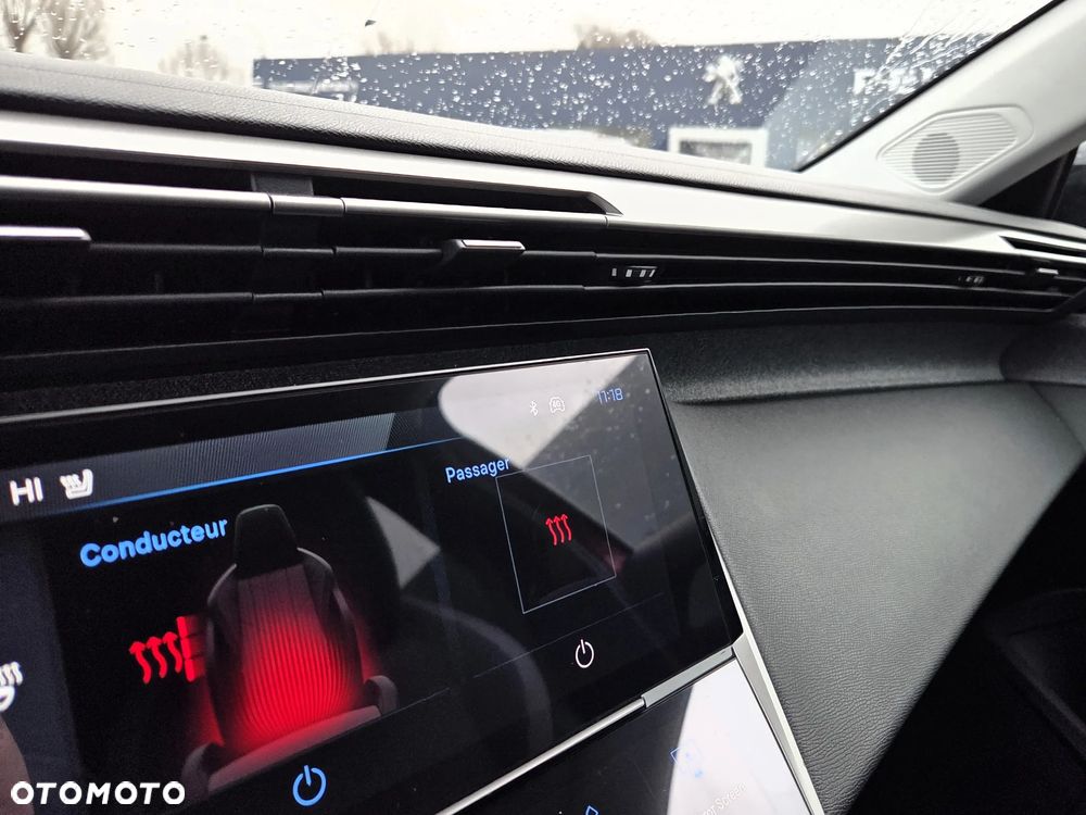 Peugeot 408 1.2 PureTech mHEV Business S&S e-DSC6 - 24