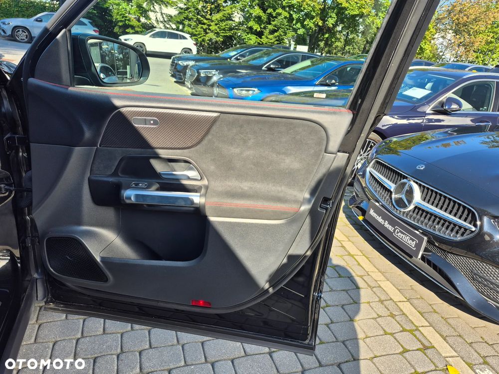 Mercedes-Benz GLB 200 AMG Line 7G-DCT - 29