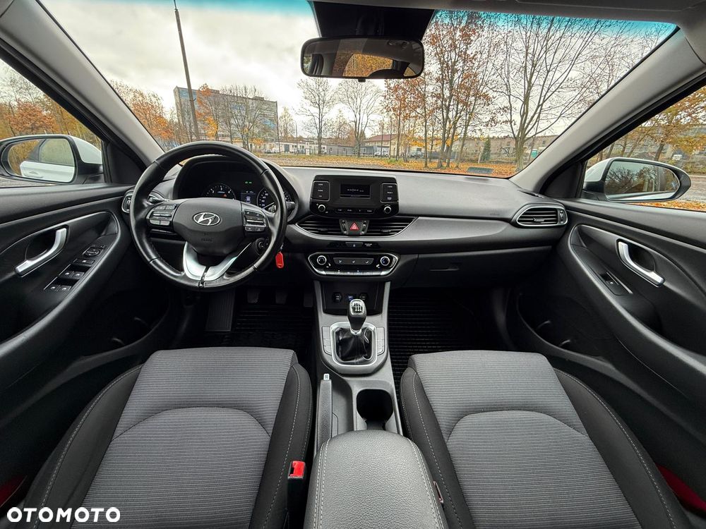 Hyundai i30 1.6 D Classic + - 12