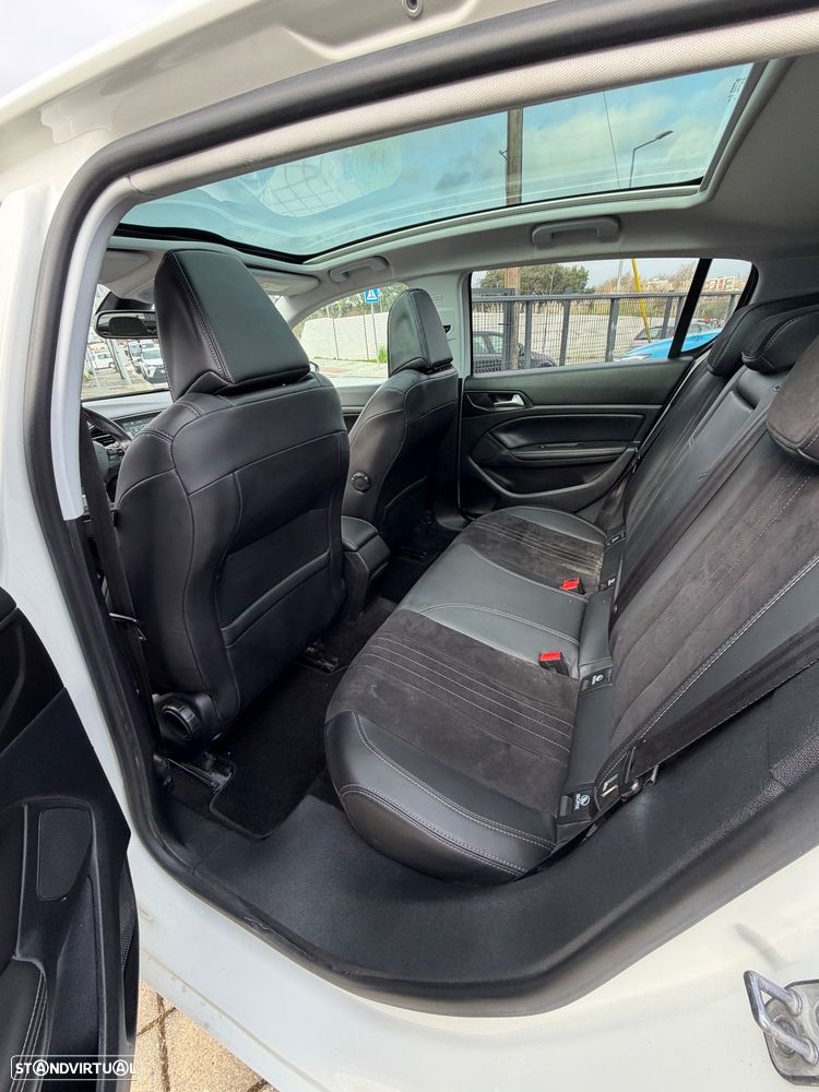 Peugeot 308 1.6 BlueHDi Allure J18 - 24