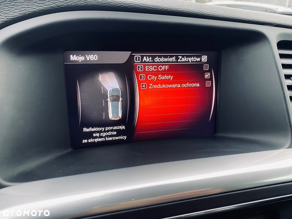 Volvo V60 D4 Geartronic R-Design - 34