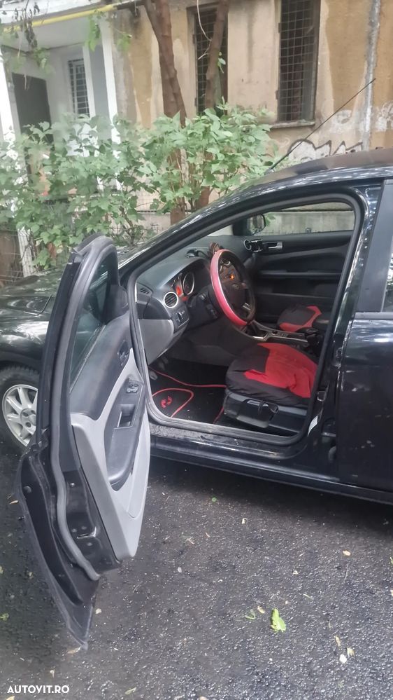 Ford Focus 1.6i Ambiente - 3