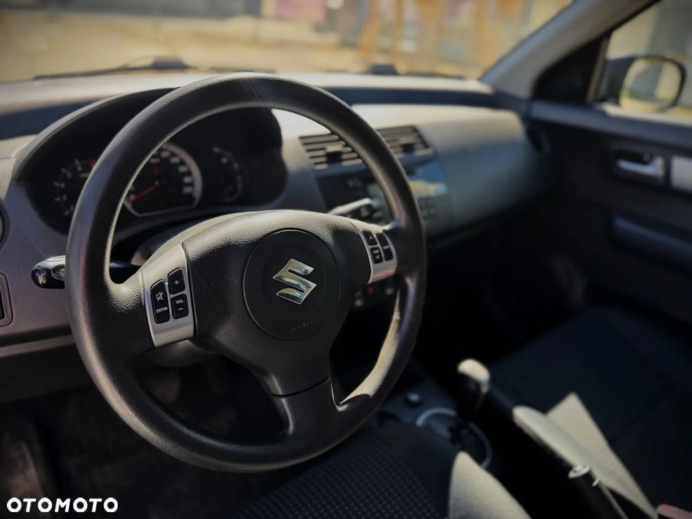 Suzuki Swift - 12