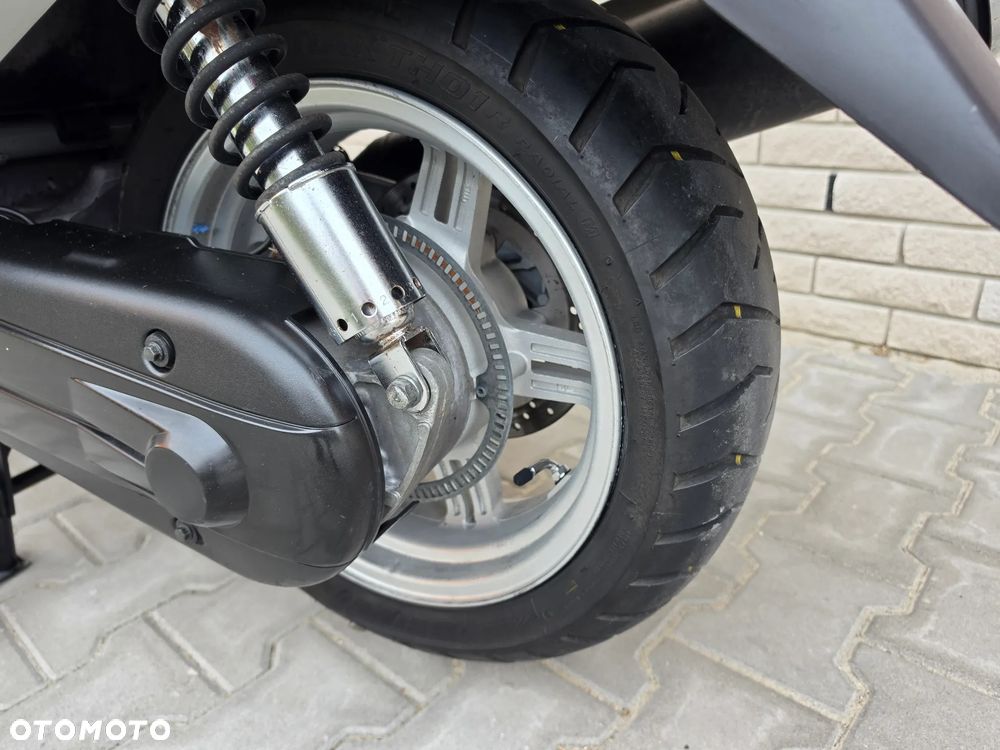 Suzuki Burgman - 20