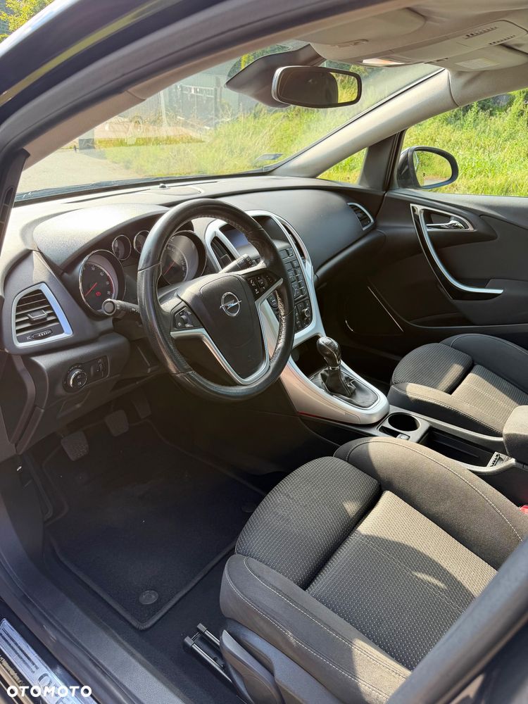 Opel Astra 1.6 Turbo - 13