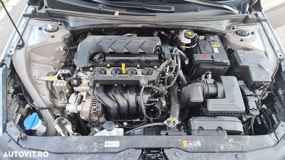 Hyundai Elantra 1.6 l 123 CP 6MT Highway - 4