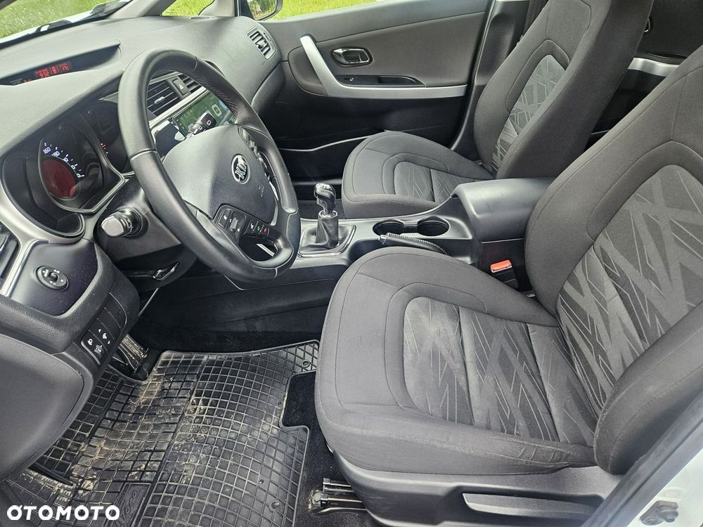 Kia Ceed - 11