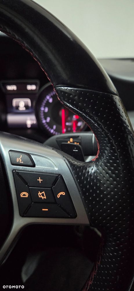 Mercedes-Benz GLA 250 4-Matic - 14