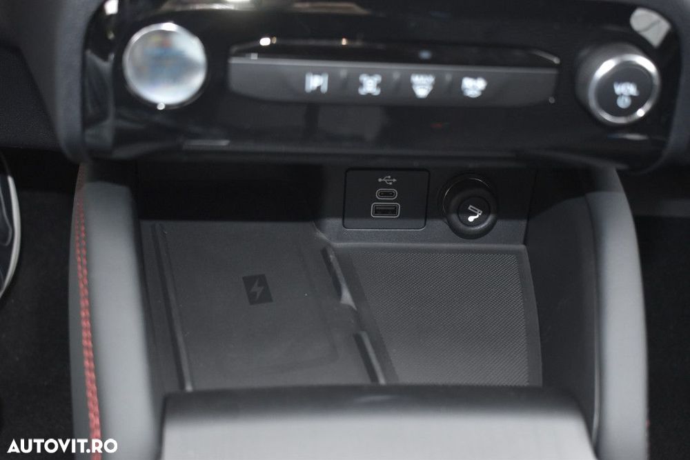 Ford Kuga - 28