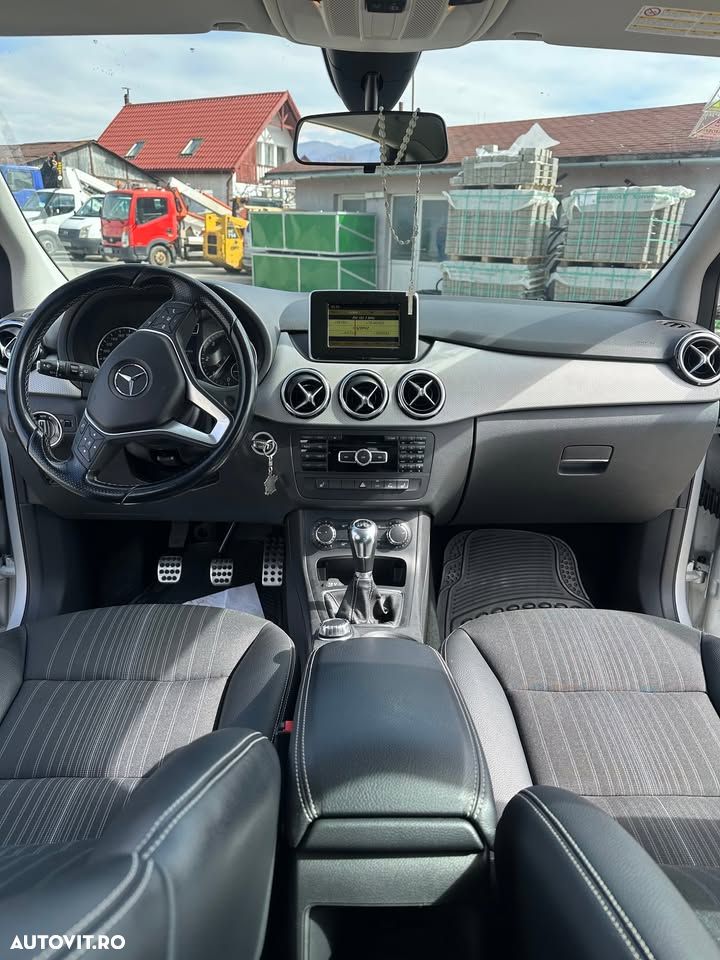 Mercedes-Benz B 200 - 5