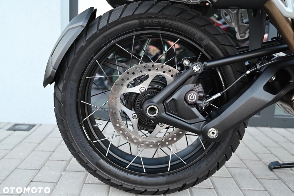 Triumph Tiger - 38
