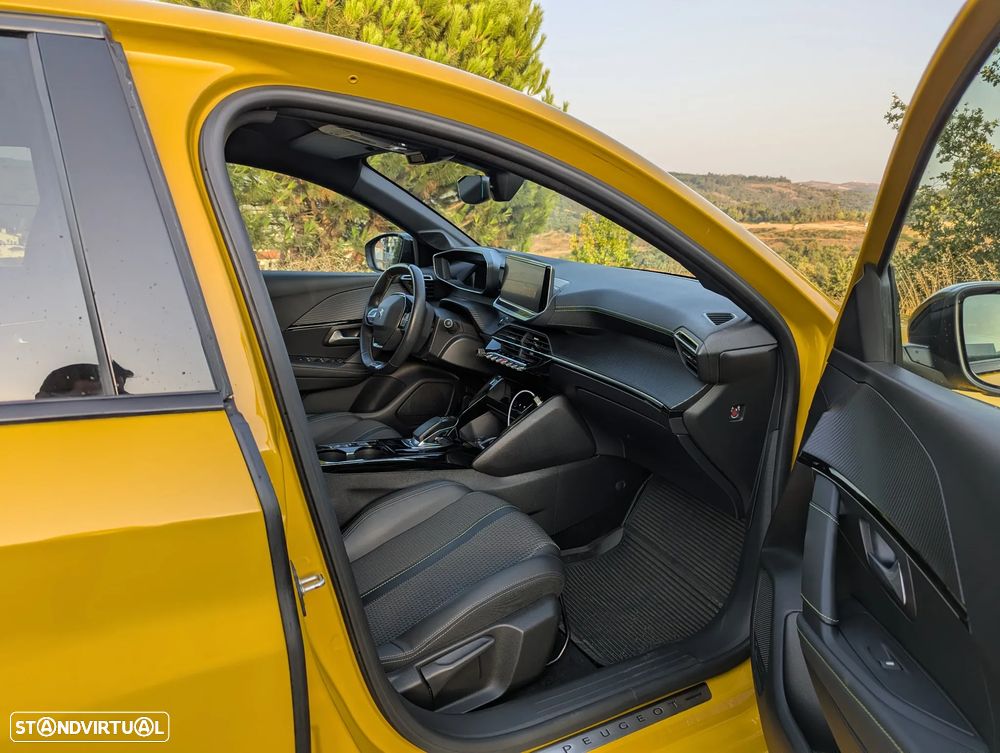 Peugeot e-208 50 kWh GT — fotografia 10