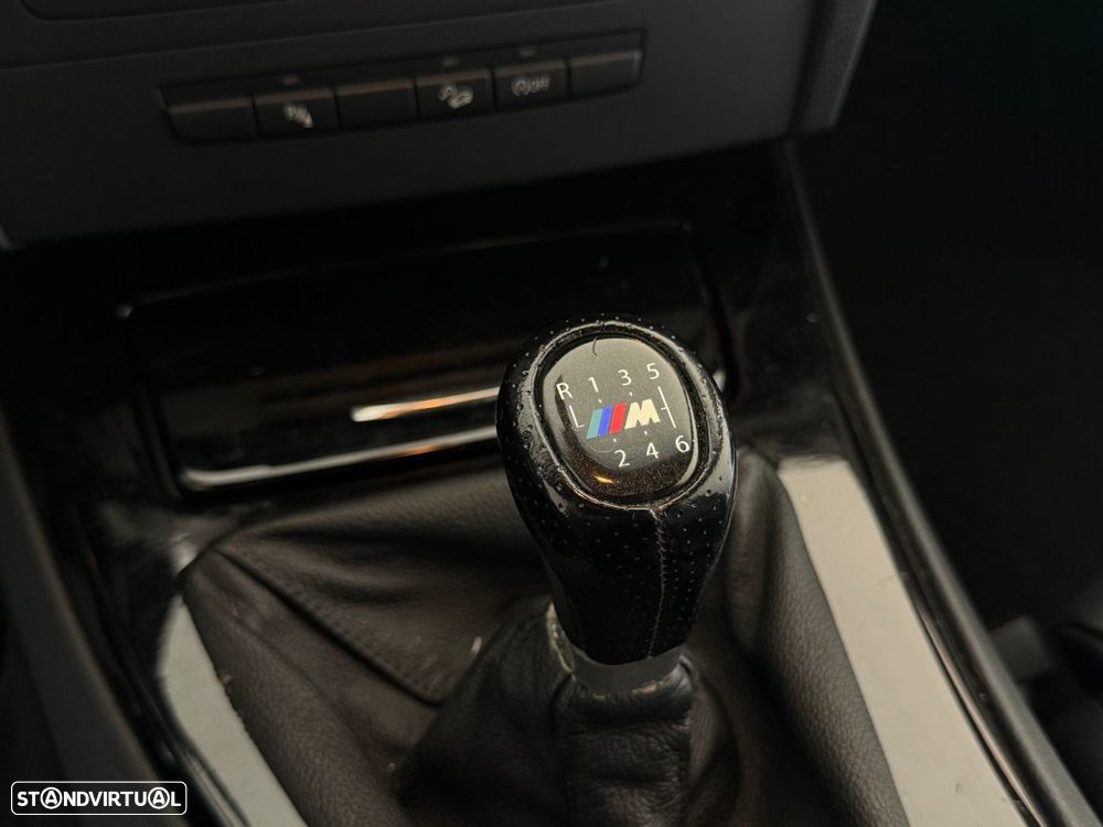 BMW 320 d xDrive Coupe Edição M - 28