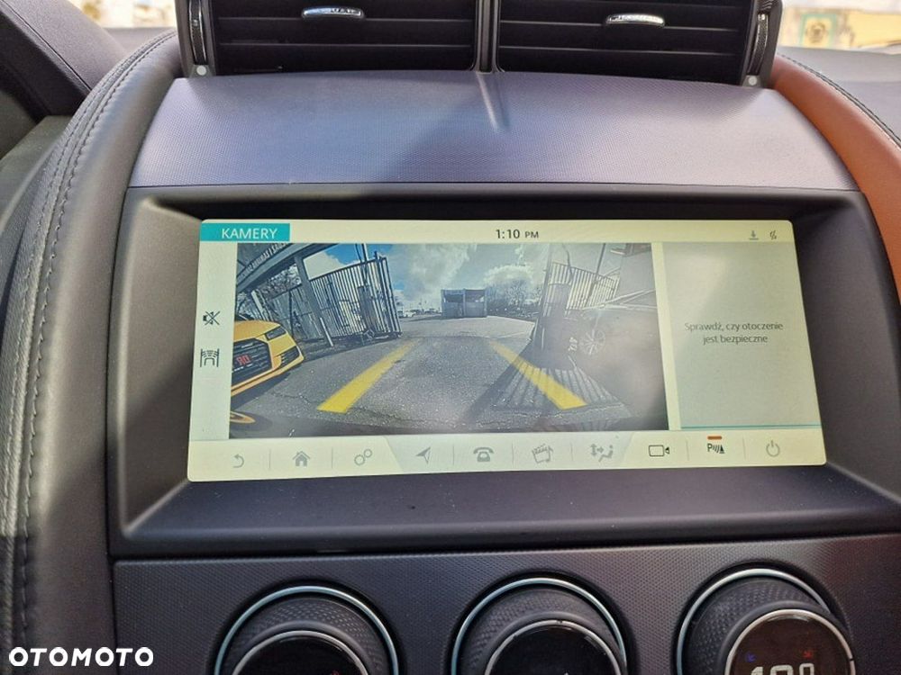 Jaguar F-Type 2.0 Turbo Chequered Flag - 22