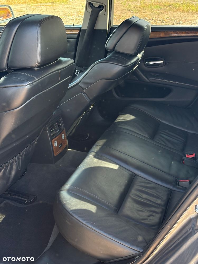 BMW Seria 5 525d Edition Exclusive - 12