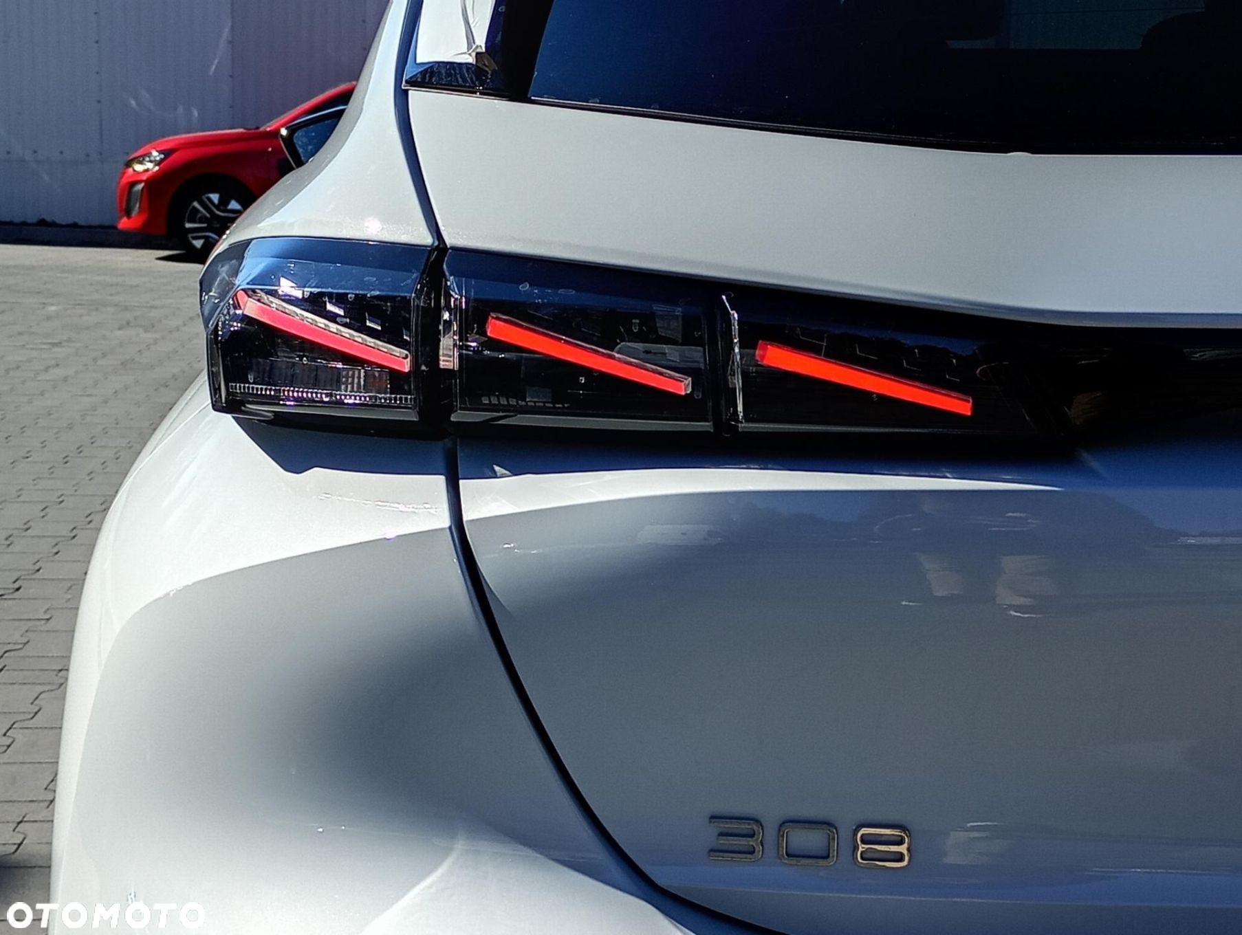 Peugeot 308 - 8