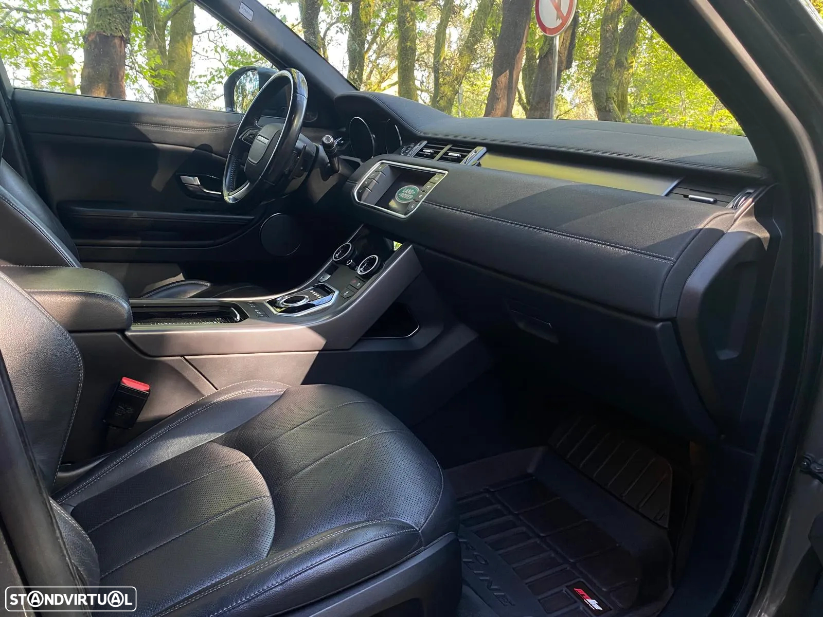 Land Rover Range Rover Evoque 2.0 D180 AWD R-Dynamic HSE Auto - 27