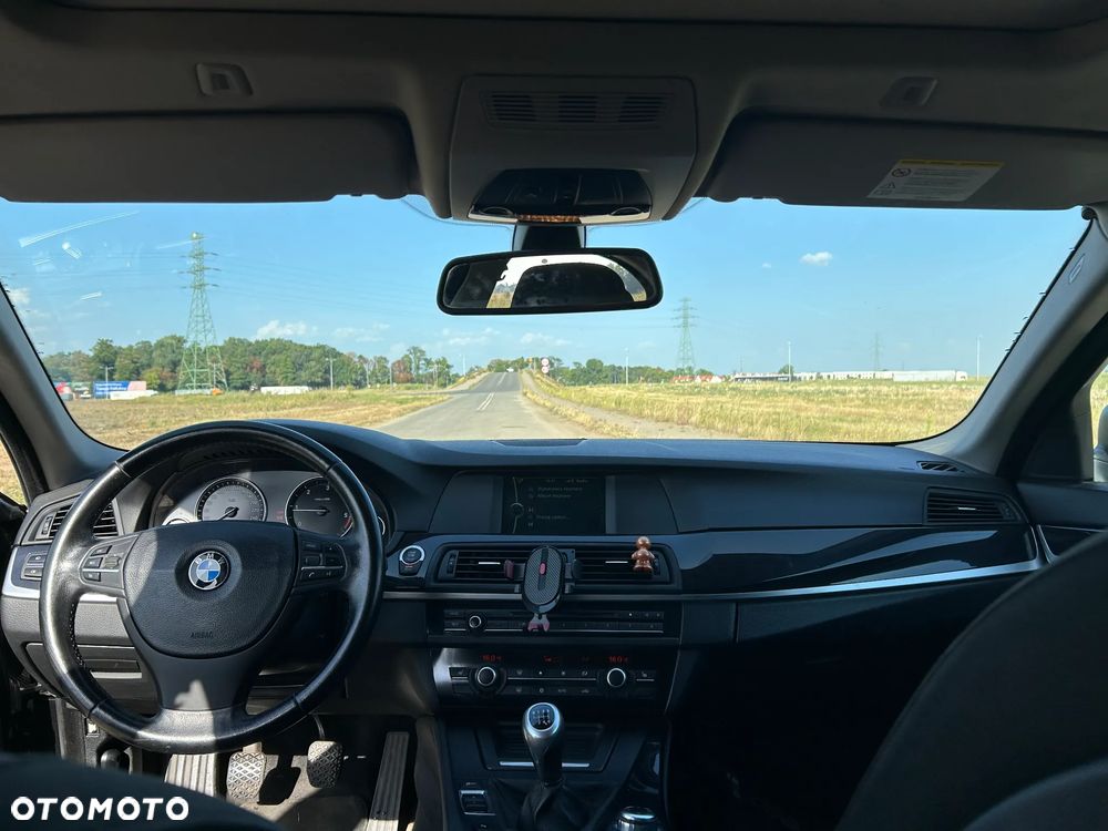 BMW Seria 5 520d - 12