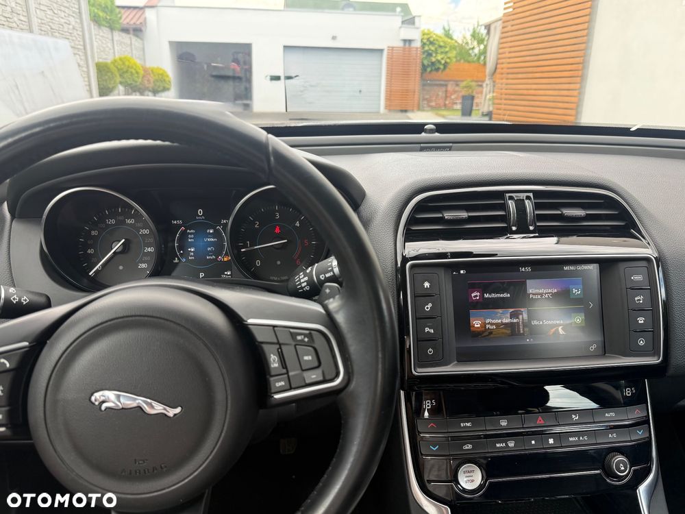 Jaguar XE 2.0 D Prestige - 15
