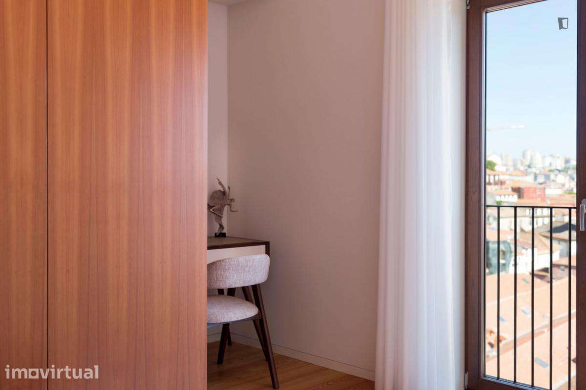 Apartamento com 2 quartos - localizado em Miragaia Porto - Grande imagem: 4/27