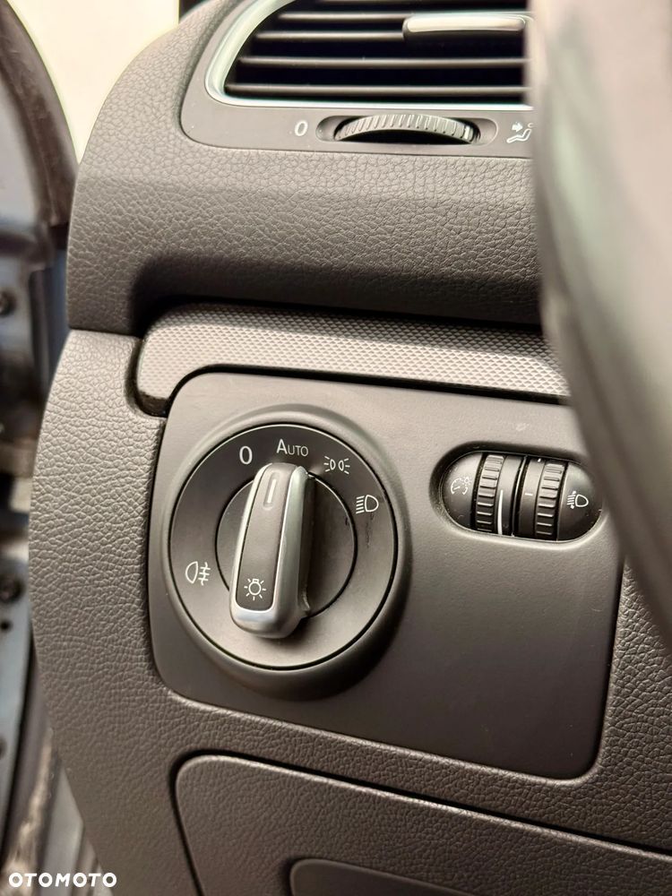 Volkswagen Golf Variant 2.0 TDI DPF Style - 15