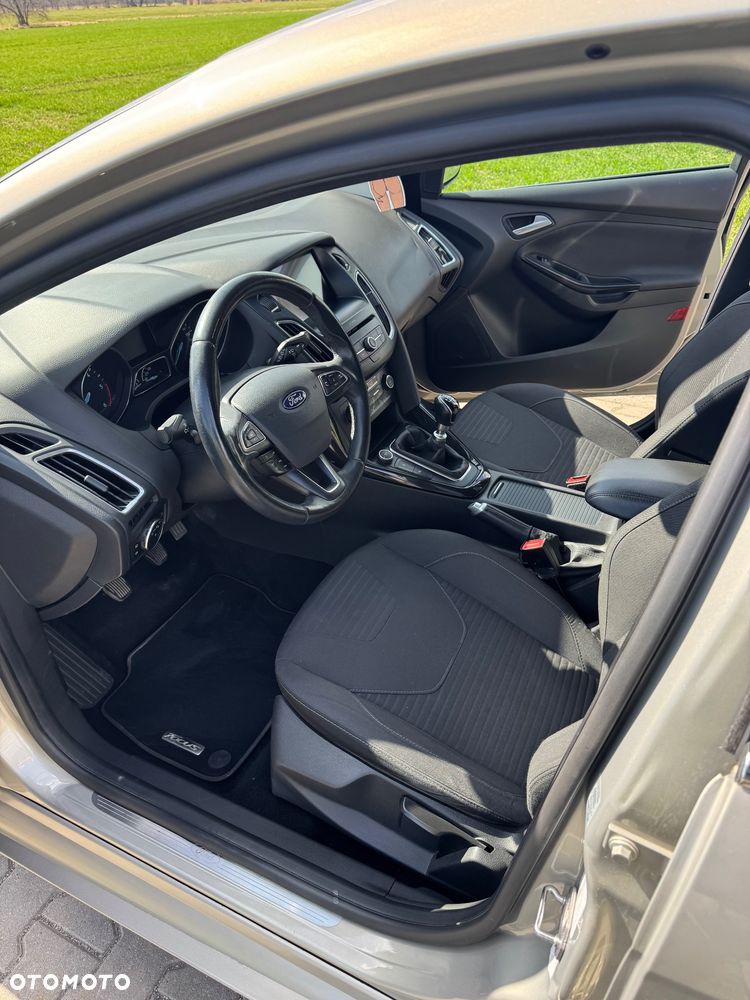 Ford Focus 2.0 TDCi Titanium ASS - 13