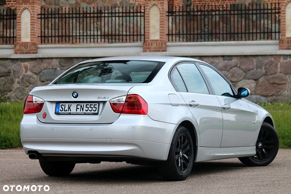 BMW Seria 3 318i Edition Exclusive - 23