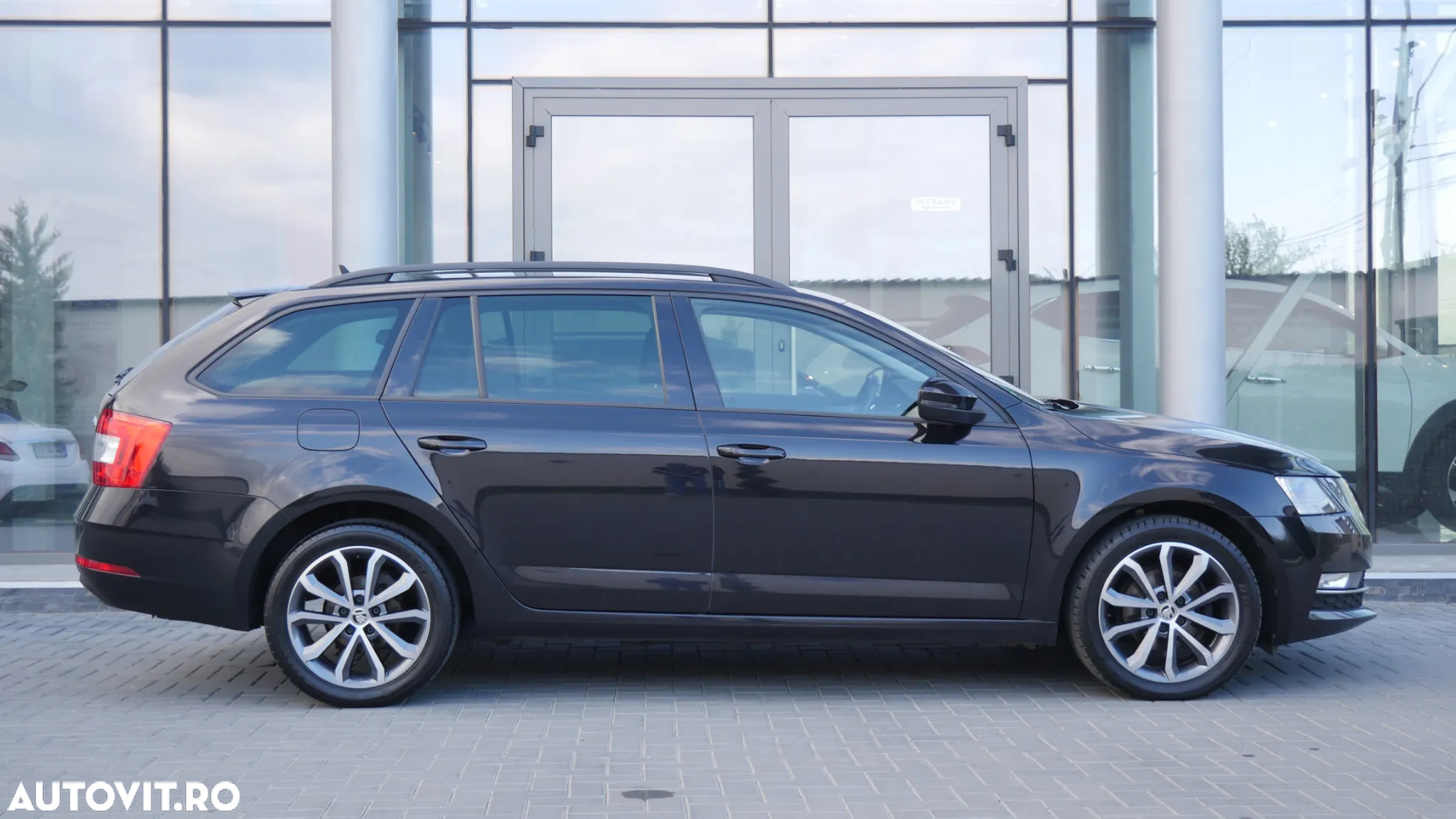 Skoda Octavia Combi 1.6 TDI DSG Style - 9