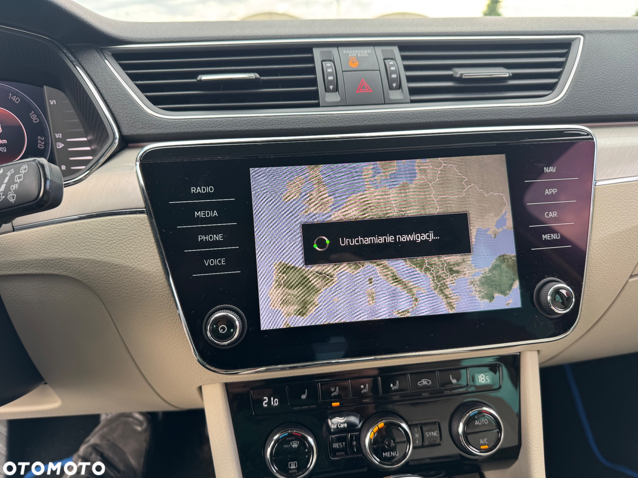 Skoda Superb 2.0 TDI SCR Ambition DSG - 18