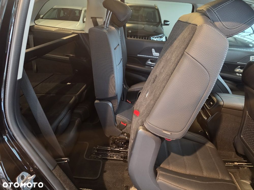 Mercedes-Benz GLS - 29